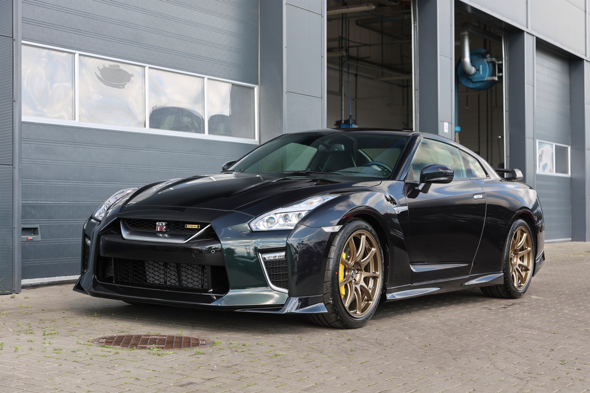 Jedyny w Europie pożegnalny Nissan GT-R R35 Prestige T-Spec trafił do Polski