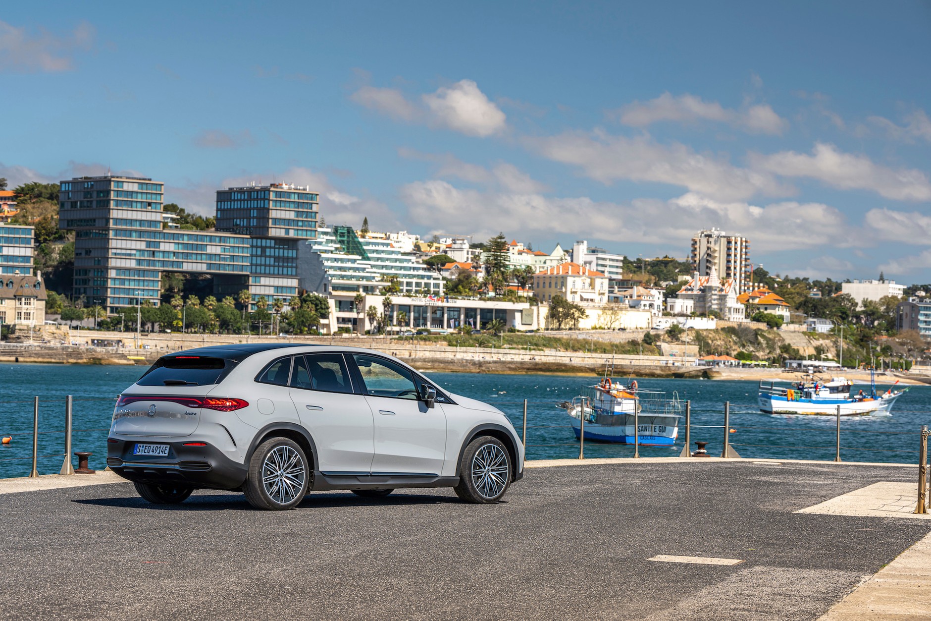 Mercedes EQE SUV