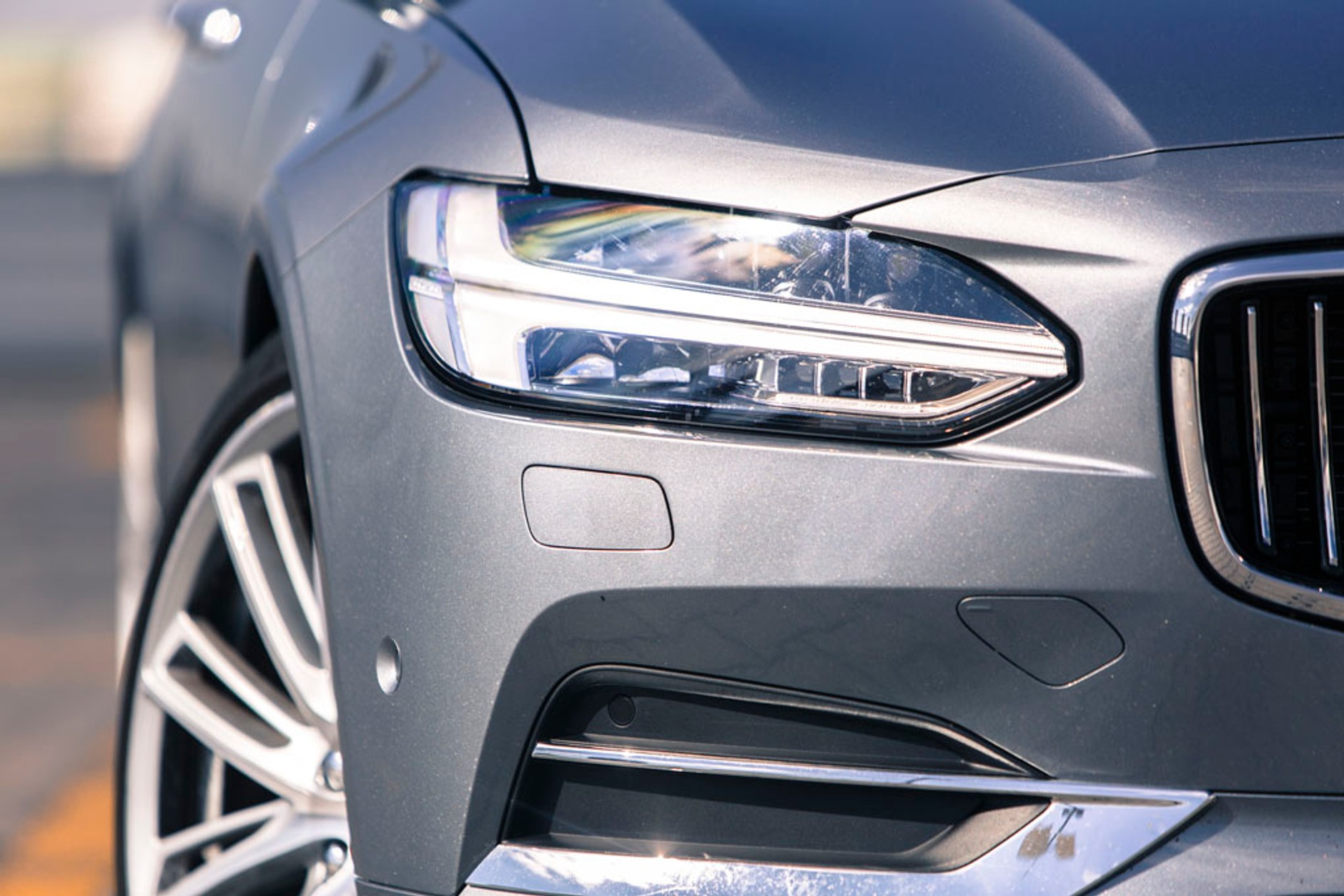 Volvo S90 D4 - inny wymiar luksusu