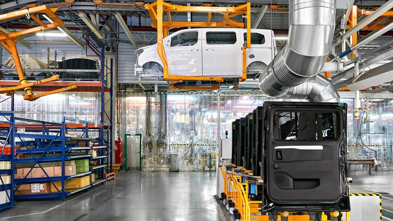 Stellantis nie rezygnuje z inwestycji w Rosji