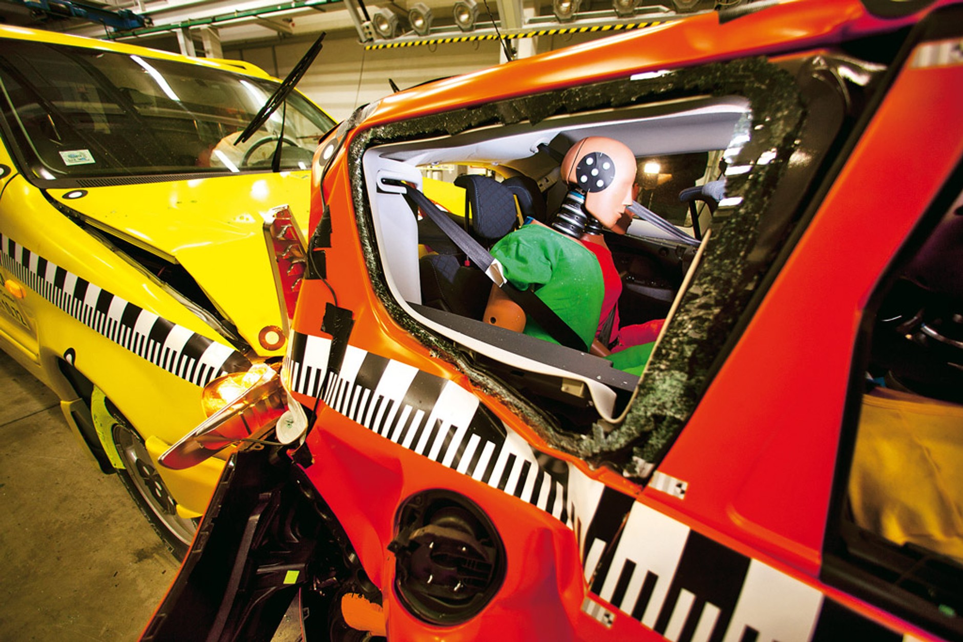 Test zderzeniowy: śmierć czai się na tylnych fotelach