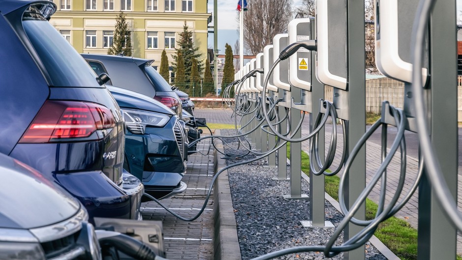 Punkt ładowania samochodów elektrycznych