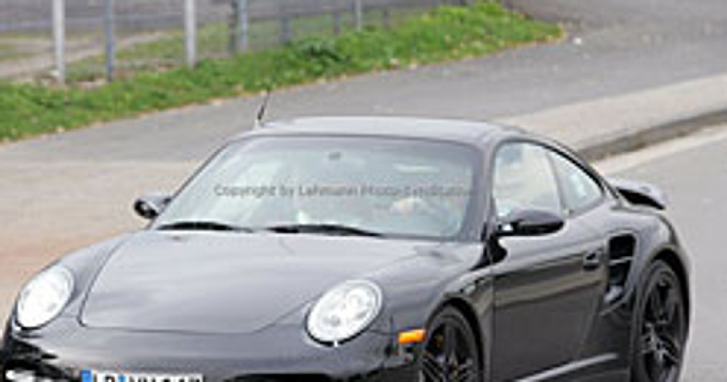 Zdjęcia szpiegowskie: Facelifting także dla Porsche 911 Turbo