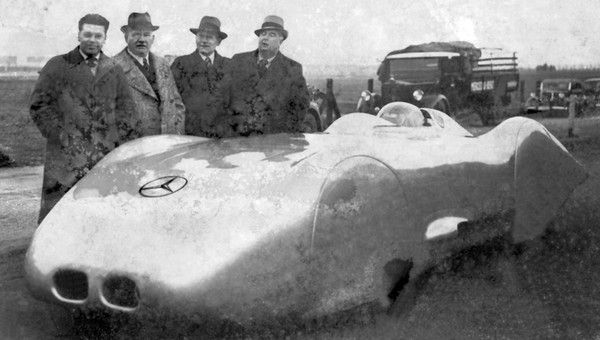 Rekord prędkości Rudolfa Caraccioli. 85 lat temu rozpędził Mercedesa W125 do 432,7 km/h