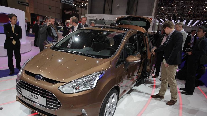 Ford B-Max: nowy, praktyczny mieszczuch