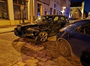 Pijana w BMW siała spustoszenie na rynku w Grudziądzu. Policja opublikowała nagranie