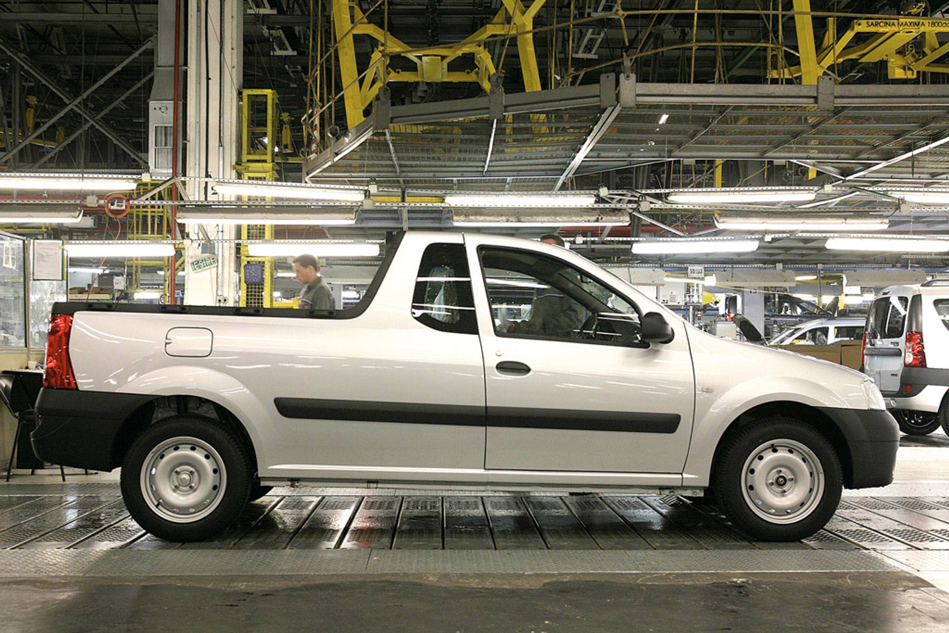 Które auto ma największy rozstaw osi?