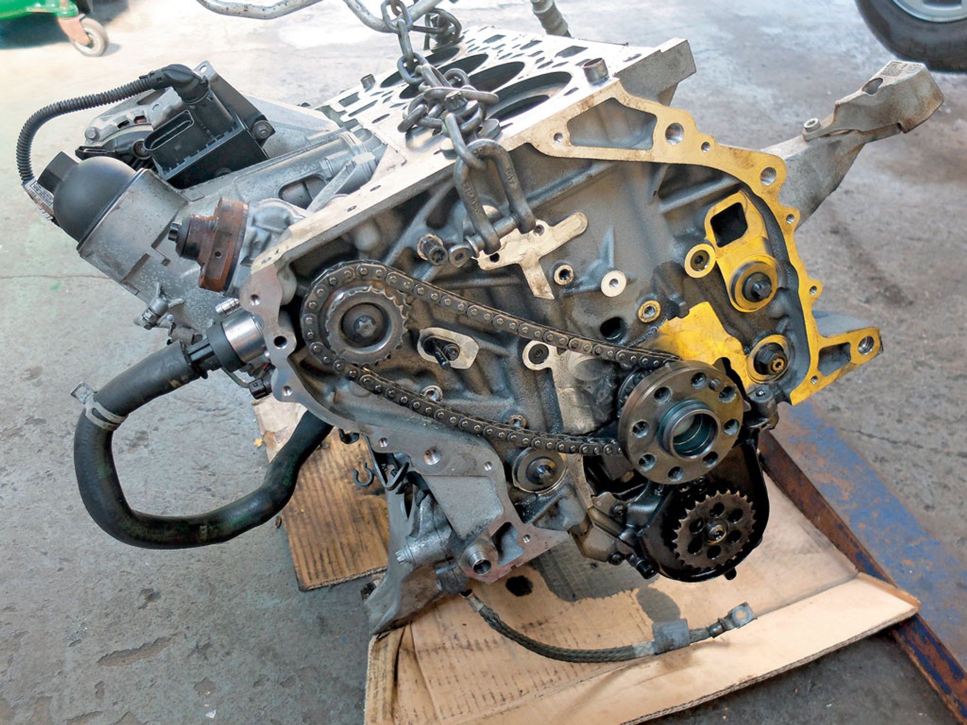 Układ rozrządu: paski, łańcuchy, napinacze