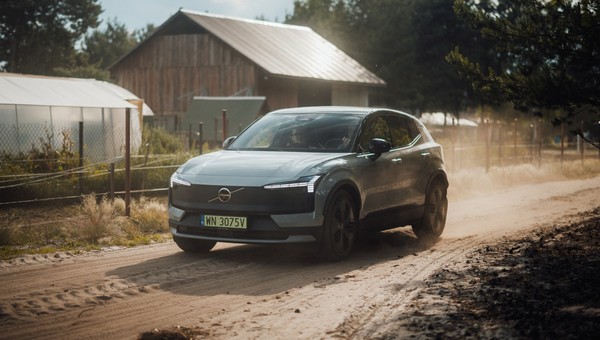 Znalazłem idealny samochód na "jednodniówki". Pierwsza jazda Volvo EX30 Cross Country
