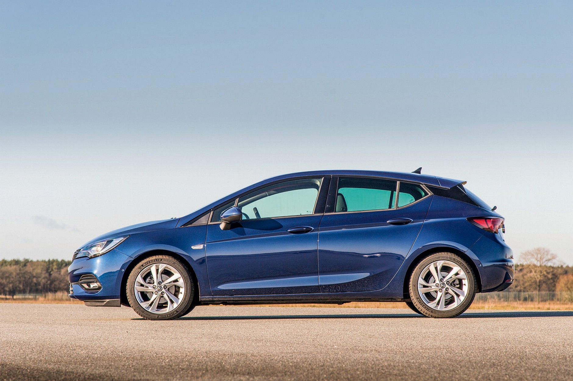 Porównanie: VW Golf VIII kontra BMW serii 1, Kia Ceed, Mercedes klasy A i Opel Astra