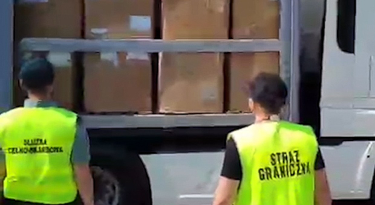 Strażnicy graniczni wytypowali ciężarówkę. W naczepie był towar za ponad 6 mln zł