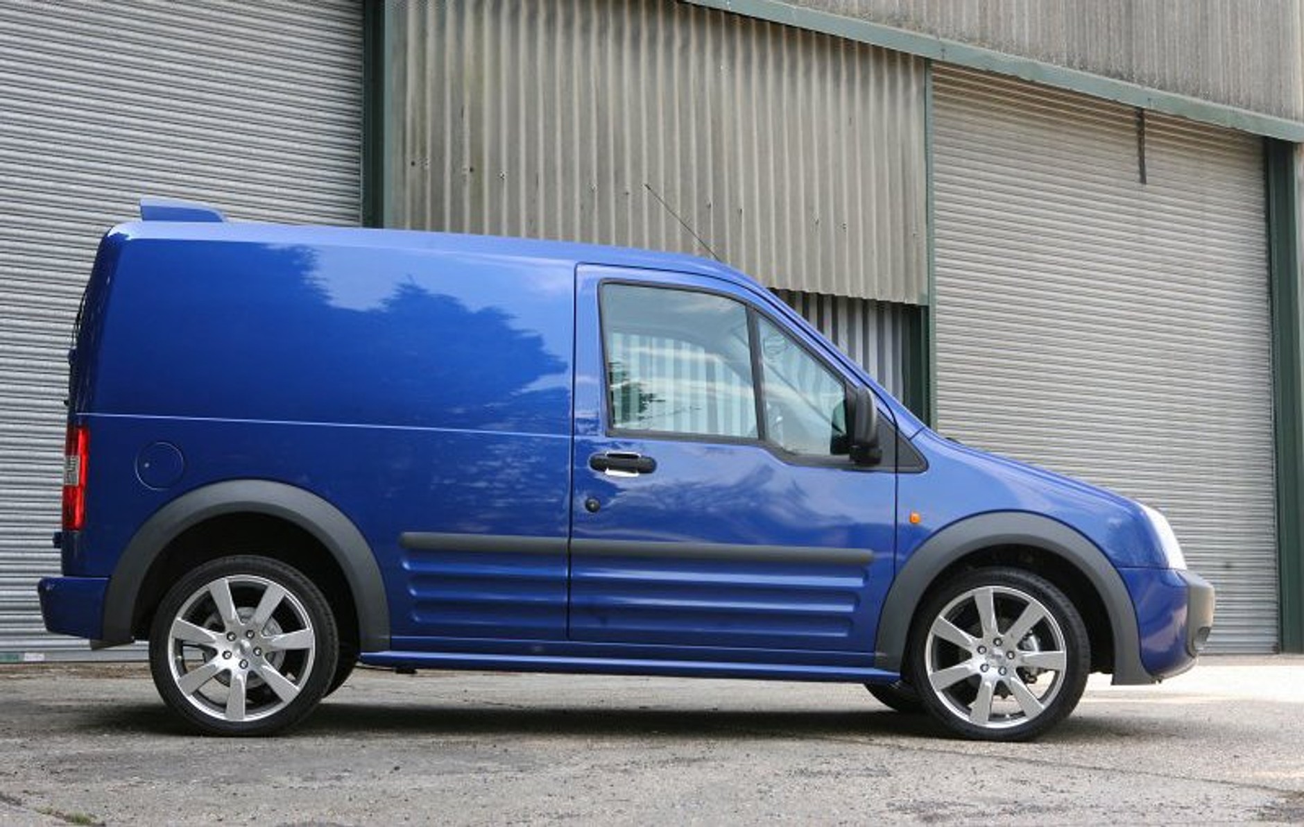 Ford Transit SportVan: dostawczak z ekstra wyglądem