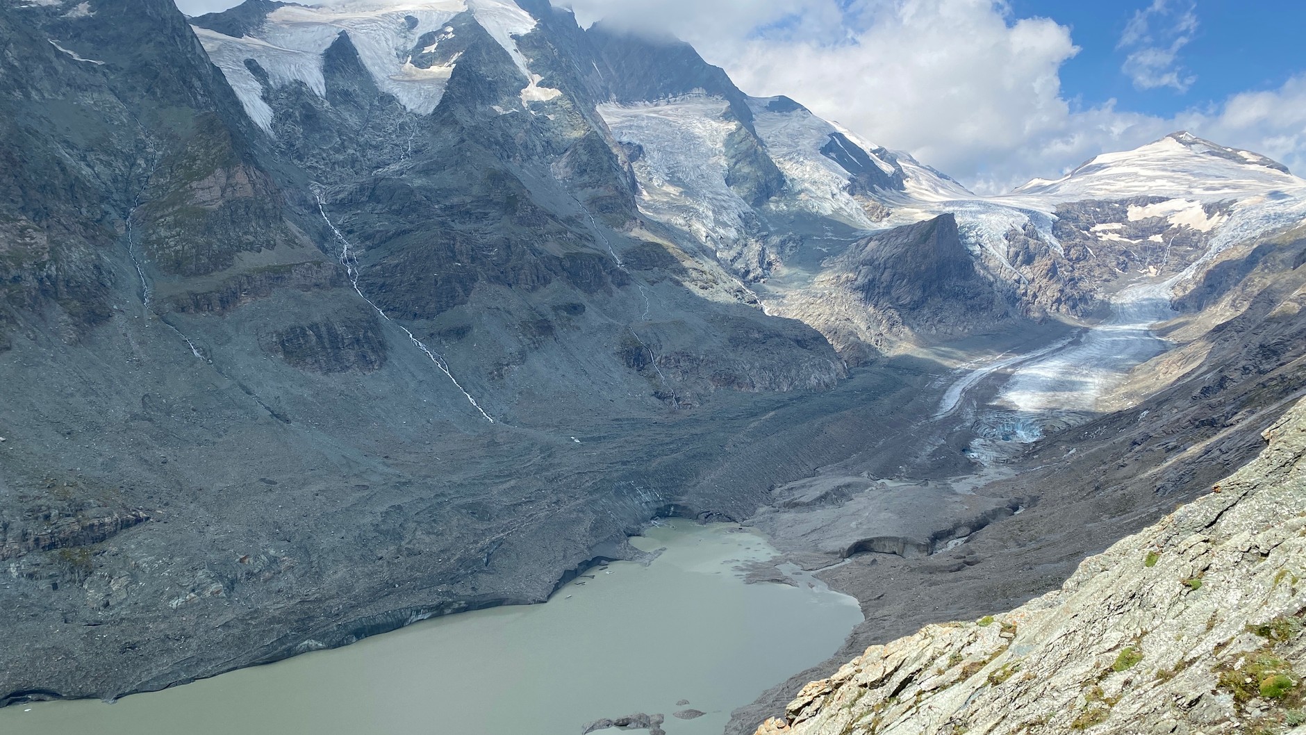 Porsche 718 Cayman T (982c, 2022 r.) – podróż w Alpy