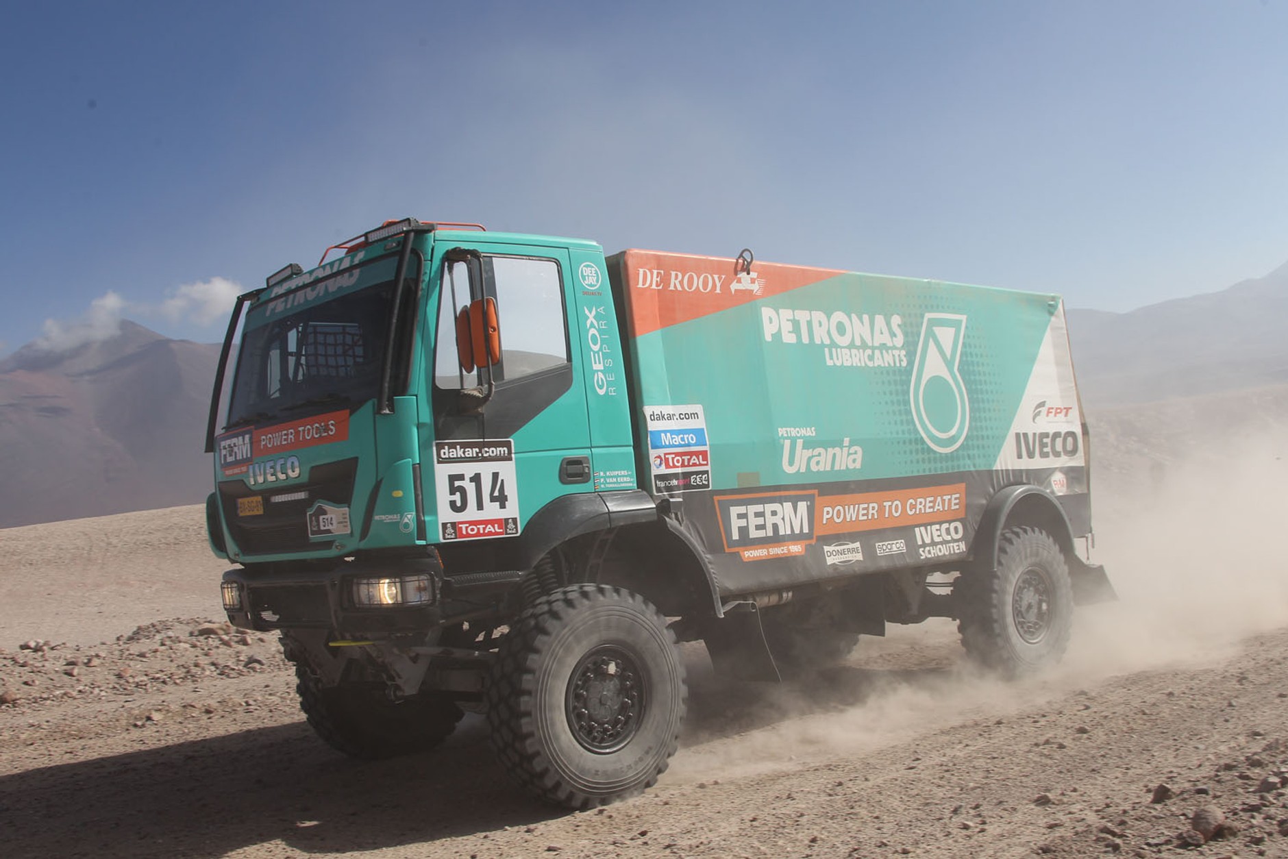 Dakar 2013: ciężarówka bez skrzyni, Małysz traci oddech (13. etap, wyniki, galeria)