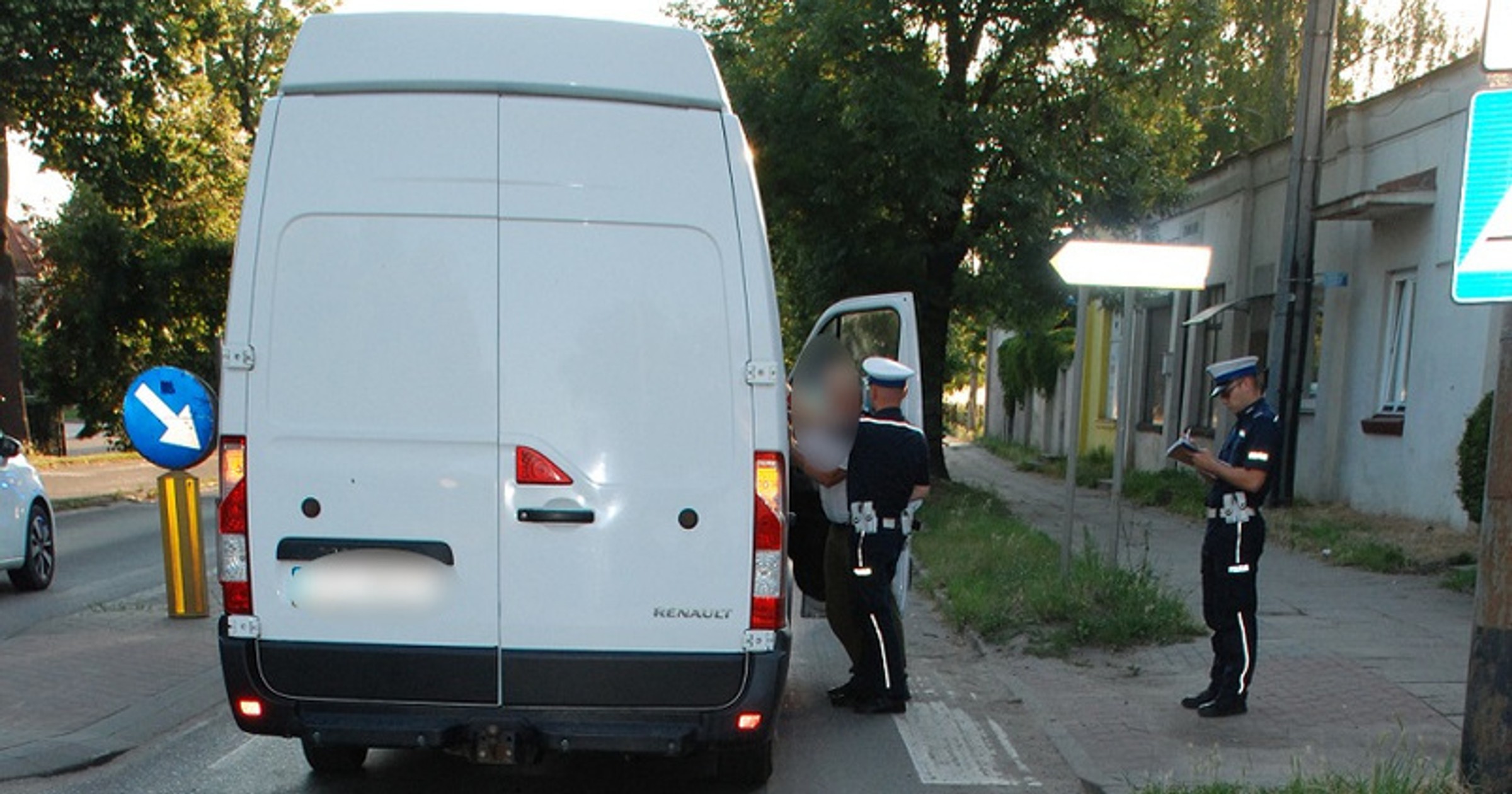 Obraz pochodzący z serwisu https://pruszczgdanski.policja.gov.pl/m10/informacje/wiadomosci/134431,Policjanci-ustalaja-przyczyny-wypadku-z-udzialem-pieszego.html