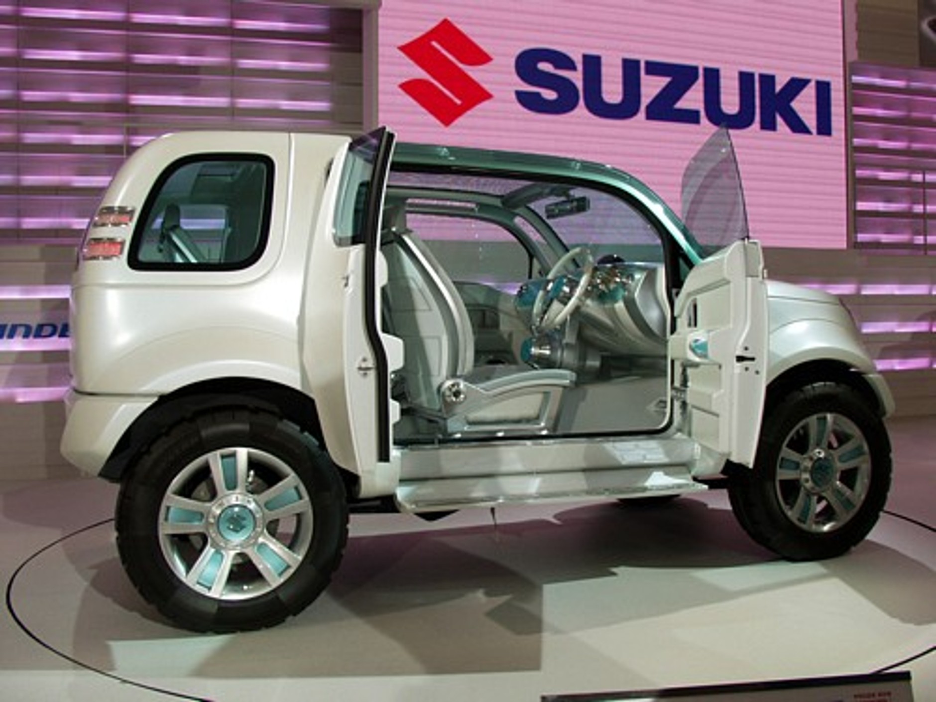 37 Tokyo Motor Show (23.10 - 05.11)