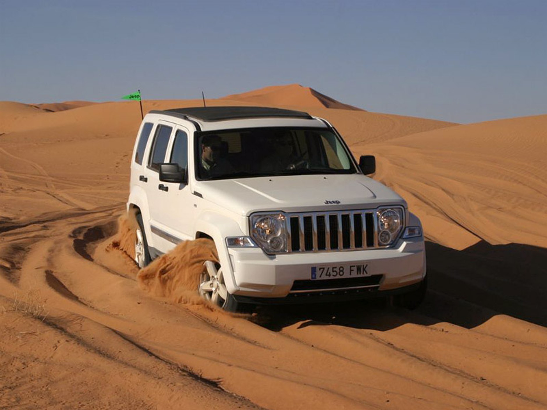 Jeep Cherokee na trasie Dakaru – pierwsze wrażenia z jazdy
