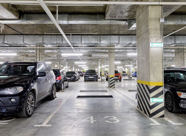 Słono płacisz za parking podziemny w bloku? To niezgodne z konstytucją. Jest wyrok