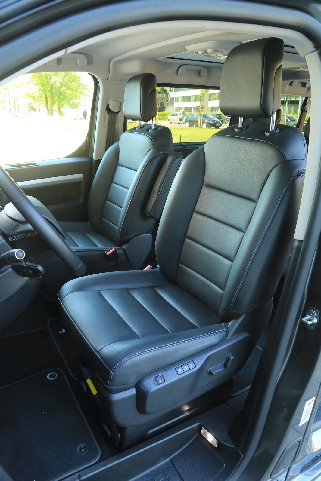 Peugeot Traveller Long Allure