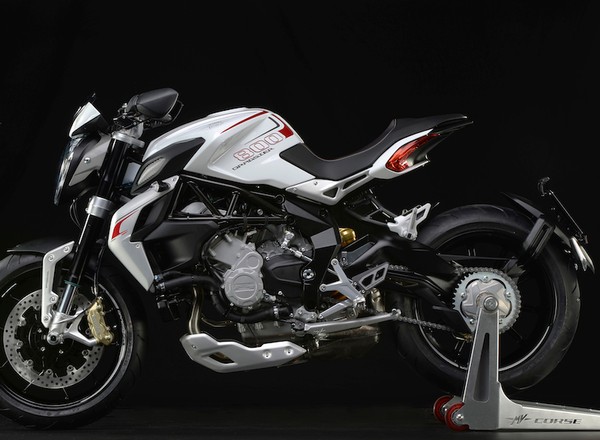 MV Agusta Brutale 800 Dragster - dla uzależniomych od adrenaliny