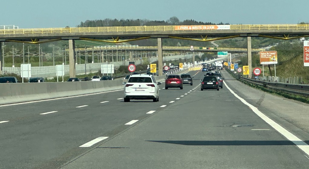 Ubezpieczenie OC jest obowiązkowe, by móc jeździć po drogach publicznych. Bez niego grożą nam bardzo wysokie kary