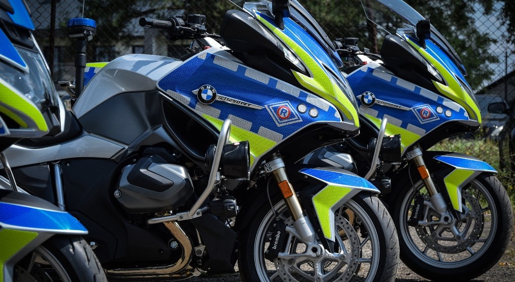 Policyjny motocykl BMW R 1250 RT - zdjęcie ilustracyjne