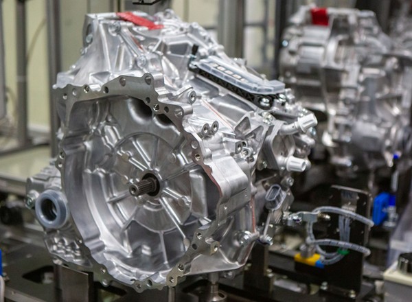 Toyota rozpoczęła w Polsce produkcję napędów hybrydowych piątej generacji