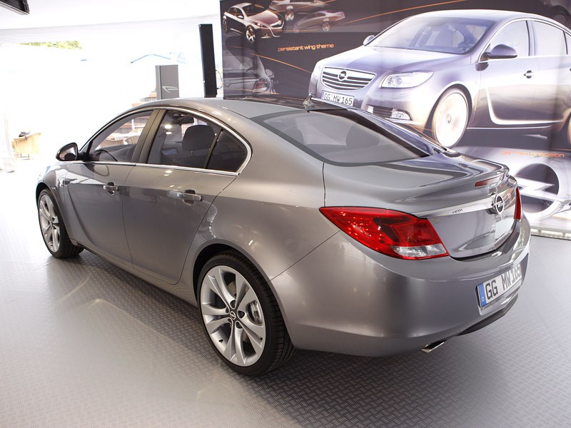 Opel Insignia: pierwsza statyczna prezentacja