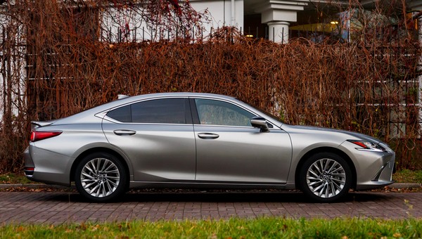 2024 Lexus ES300h
