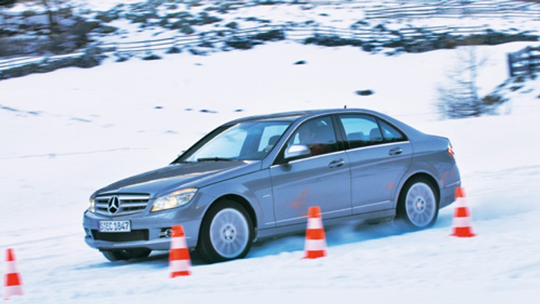 Test opon całorocznych w rozmiarze 195/65 R 15 - Opony na  4 pory roku