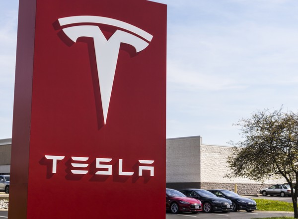 Tesla przed sądem. Pracownicy skarżą się na łamanie prawa