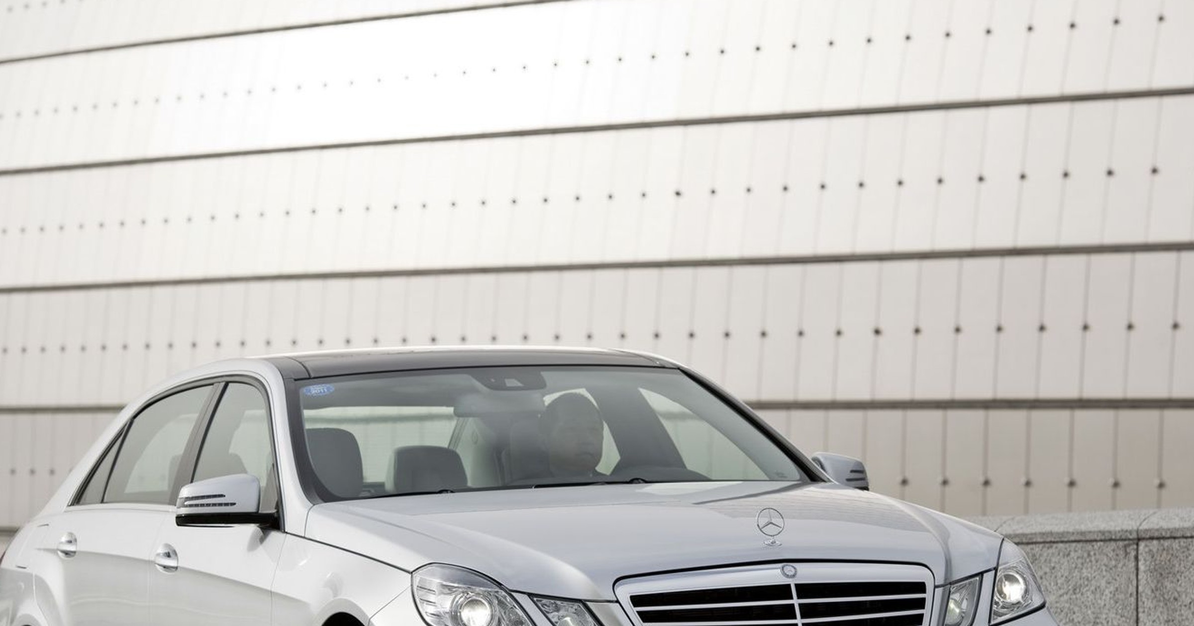 Pekin 2010: Mercedes-Benz E-Klasa LWB dla biznesmena