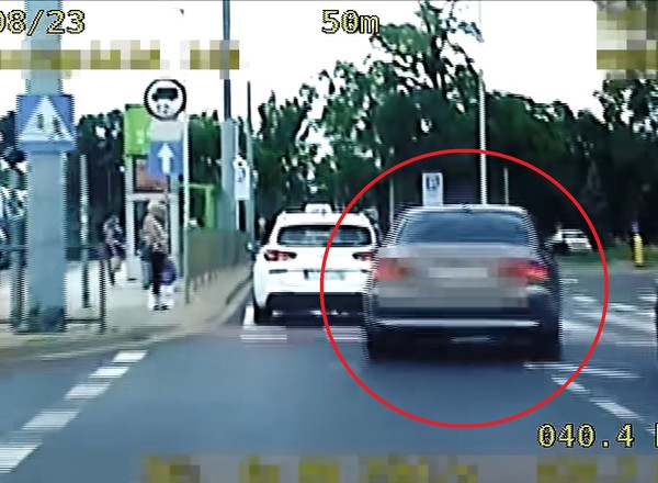 Policjanci z Wrocławia gonili pirata drogowego. 50 pkt to dopiero początek [WIDEO]