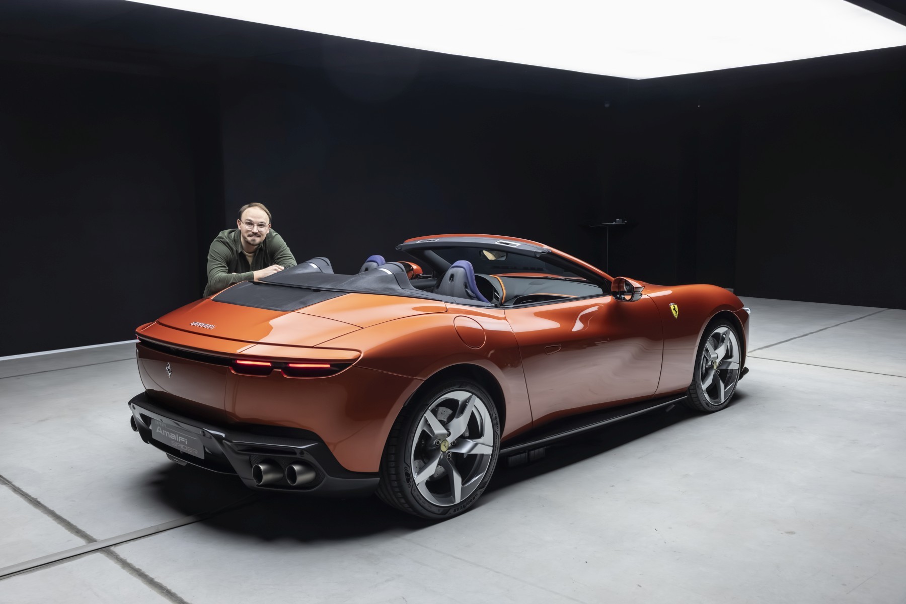 Inni kierowcy najczęściej będą oglądali Ferrari Amalfi Spider z tej perspektywy