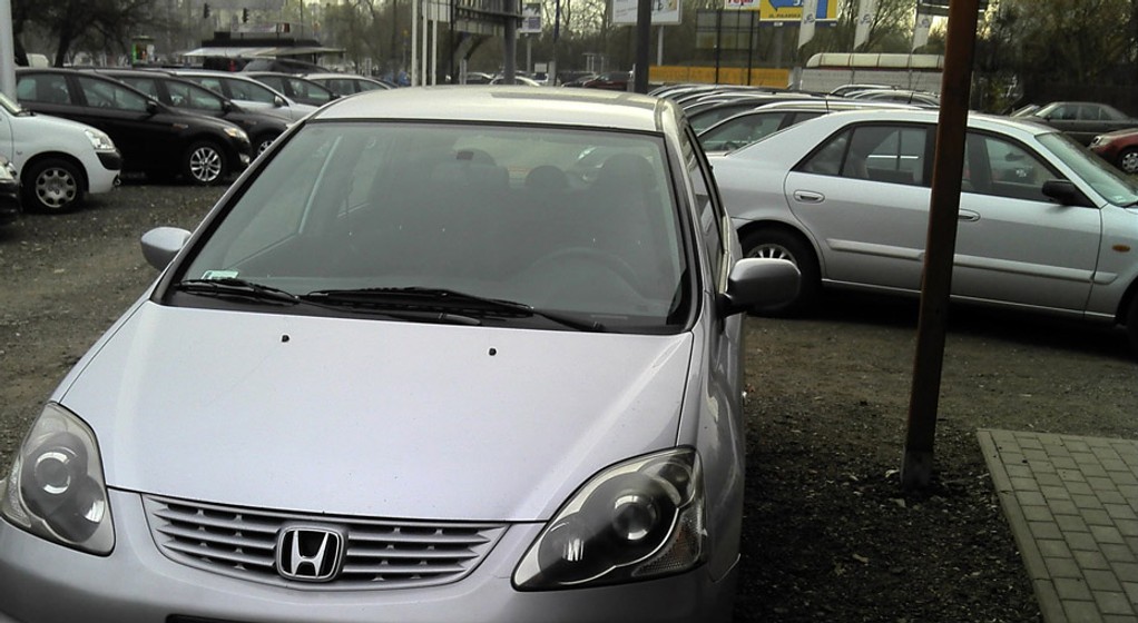 Auto z ogłoszenia: Honda Civic 1.4 - ksenony lewe, przeszłość niepewna