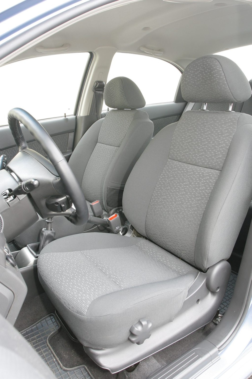 Chevrolet Aveo – przednie fotele
