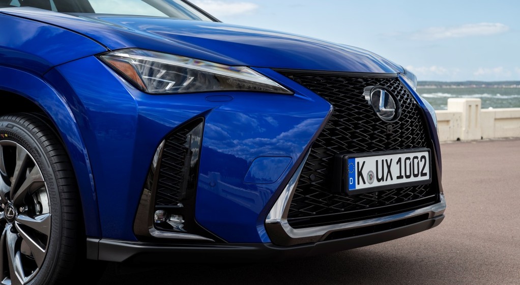Lexus UX 2024