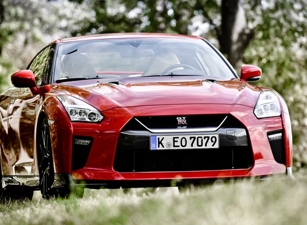 Nissan GT-R - im szybciej tym lepiej