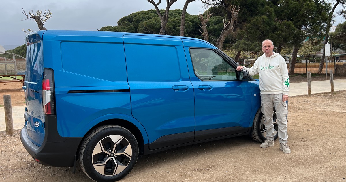 Ford E-Transit Courier