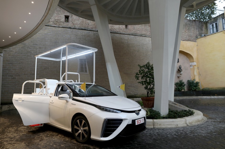 Toyota Mirai dla Papieża Franciszka