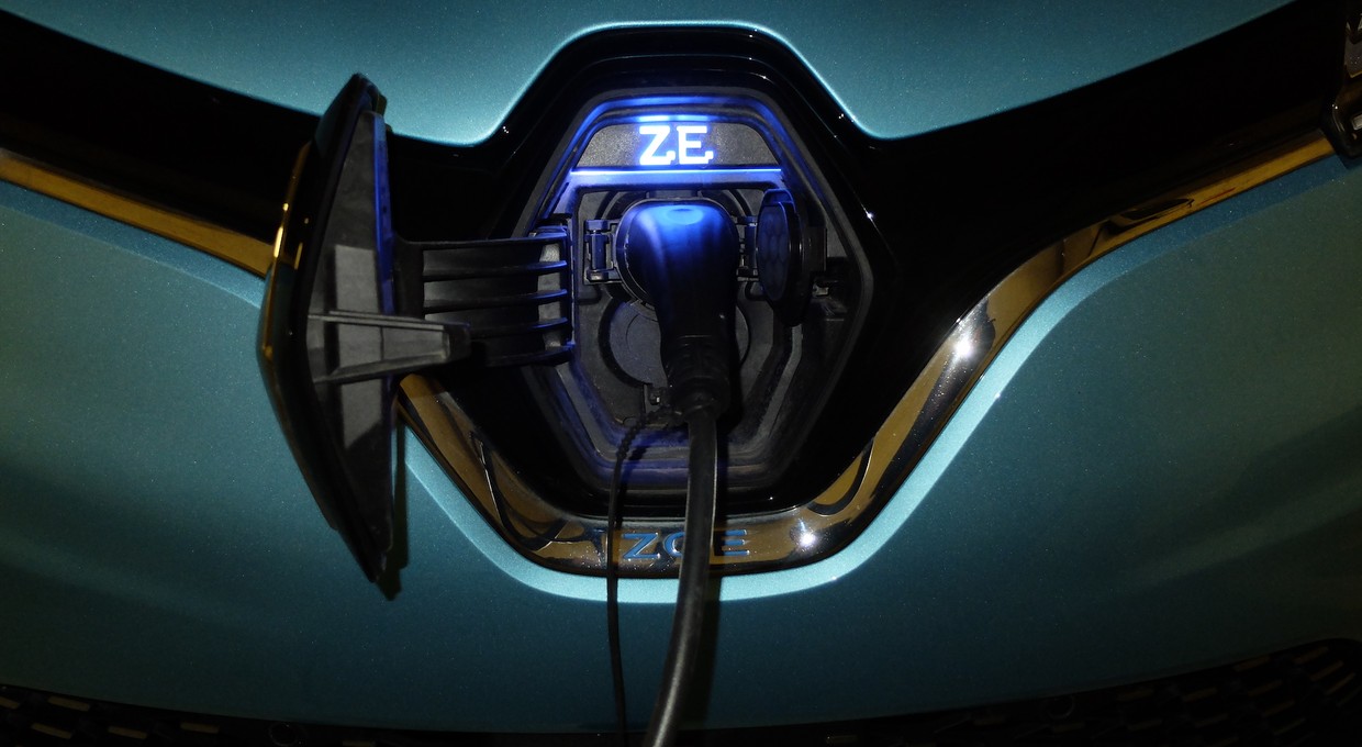 Renault ZOE w półrocznym teście – zimą zasięg spadł o połowę, ale latem…