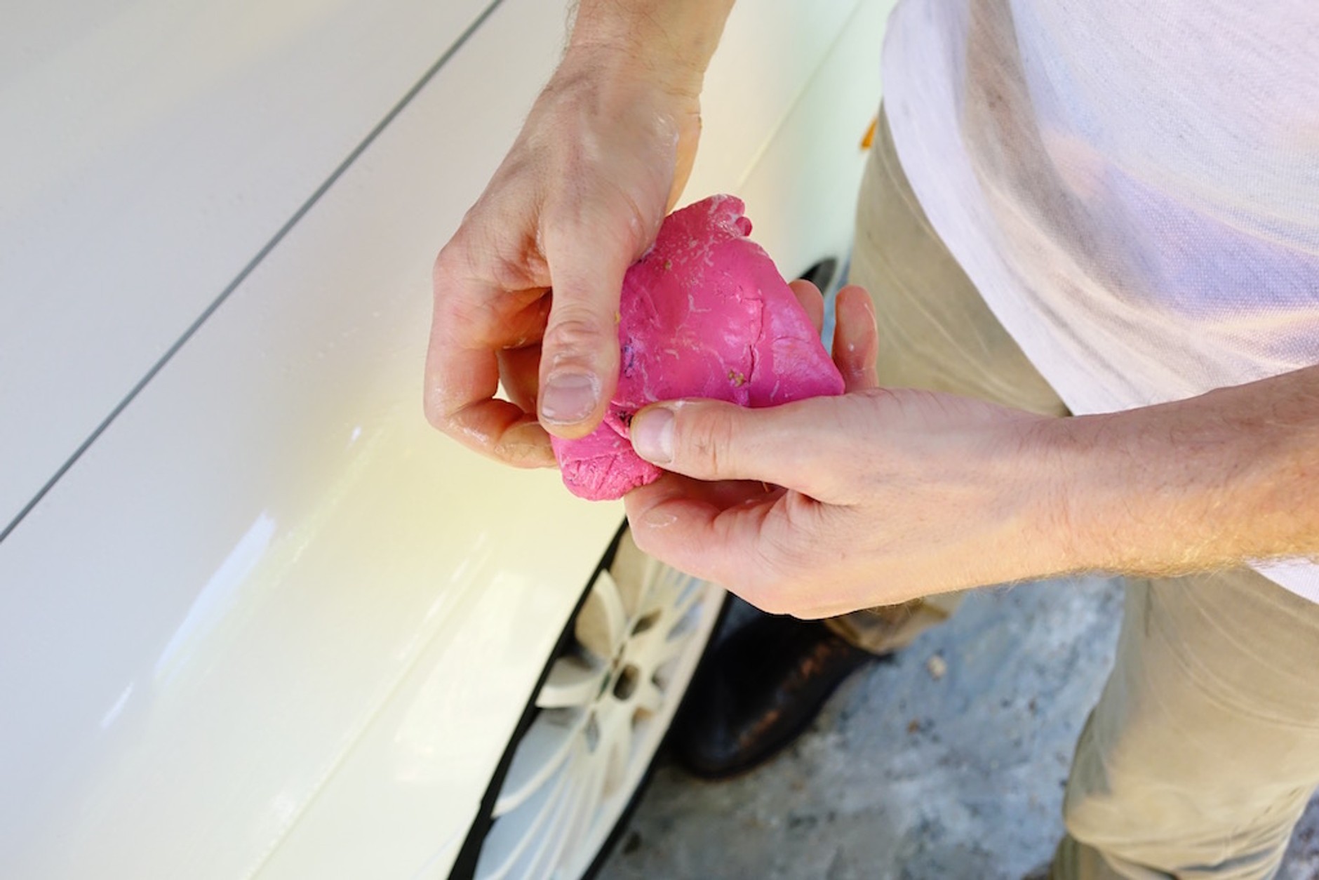 Glinkowanie (oczyszczanie) lakieru przed polerowaniem