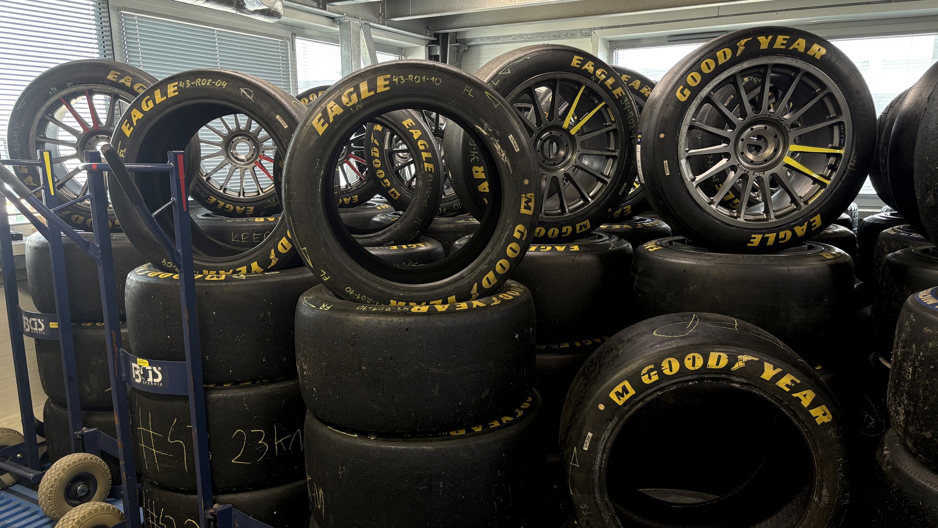 Wizyta w siedzibie Inter Europol Competition przed wyjazdem do Le Mans