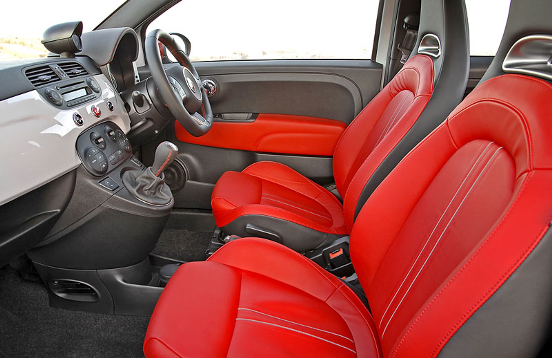 Abarth 500: rozpoczęto sprzedaż na rynkach zachodnich