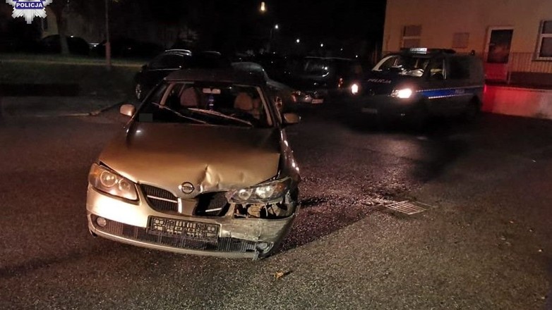 Pijany wjechał w zaparkowany samochód