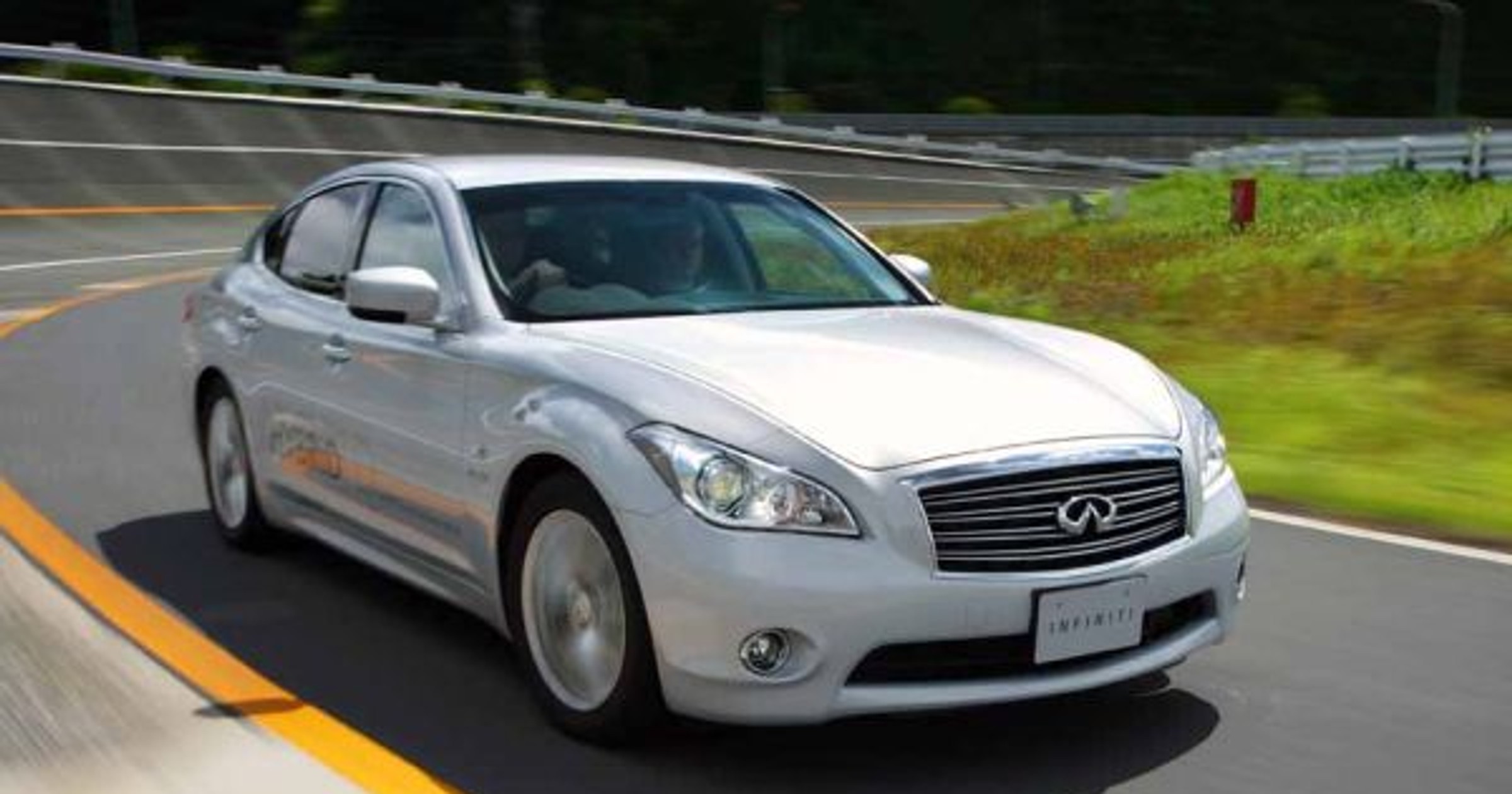 Infiniti M35h