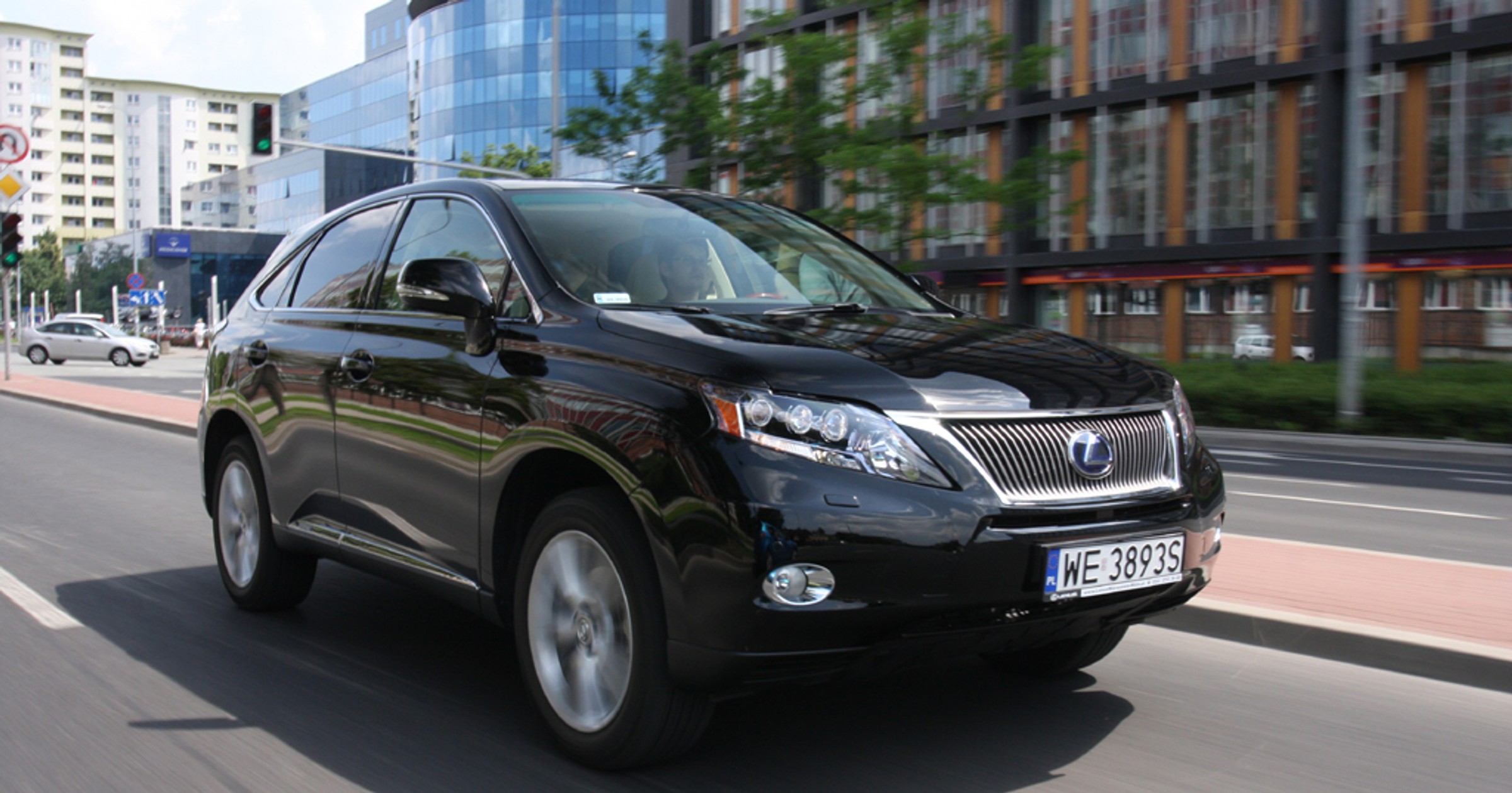 Lexus RX 450h: Hybrydowa salonka z Japonii