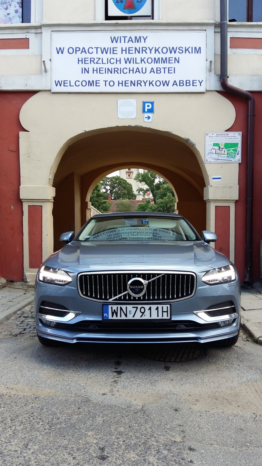 Volvo S90