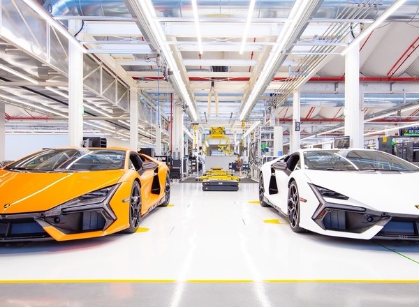 Rekordowy rok Lamborghini. To świetny prezent na 60. urodziny