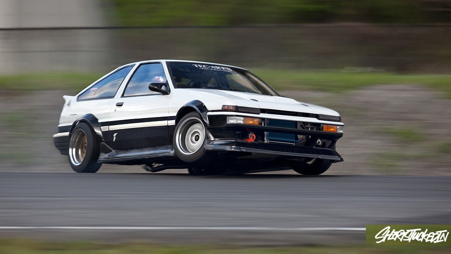 TOYOTA AE86